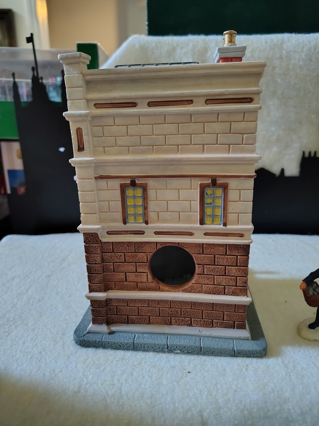 Lemax Collectors Club – East Side Brownstone set of 2- Not Perfect