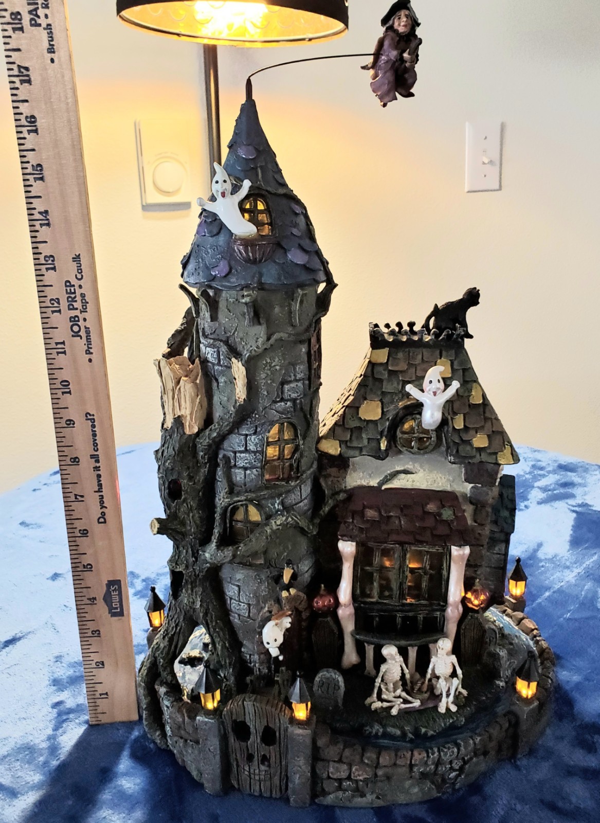 18″Tall Tabletop Haunted House~Flashing lights~Window Open/Closes~Sound Effects
