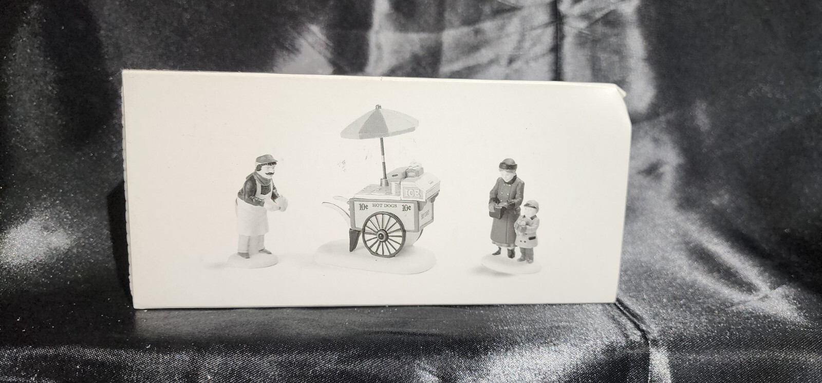 Dept 56 Heritage Village Hot Dog Vendor #58866 Set Of 3
