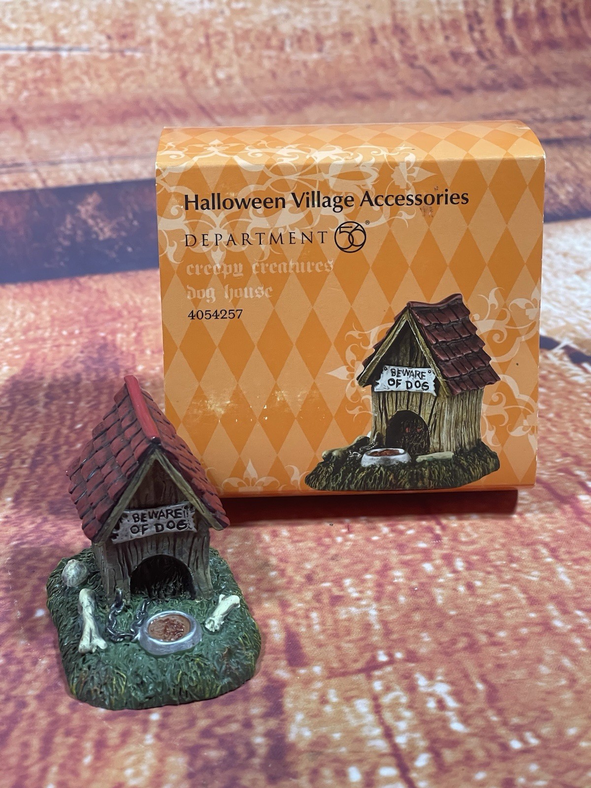 Dept 56 SV Halloween ‘Creepy Creature Dog House’ 4054257 2016-2017