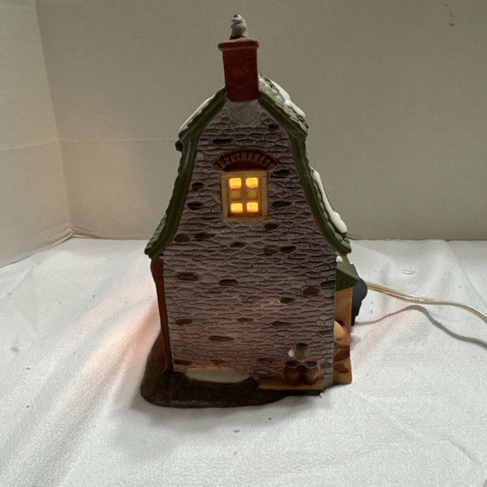 Dept 56 Heritage Village Collection White Horse Bakery 5926-9 Dickens New Cord
