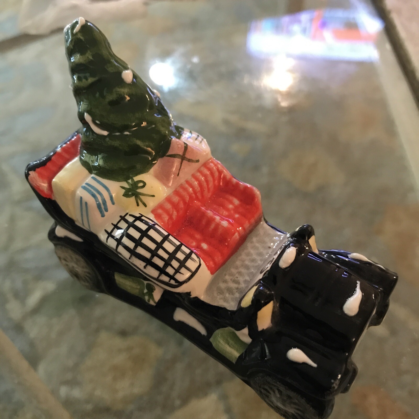 Department 56 Snow Village Ceramic Car w/Christmas Tree Presents, Retired 1989