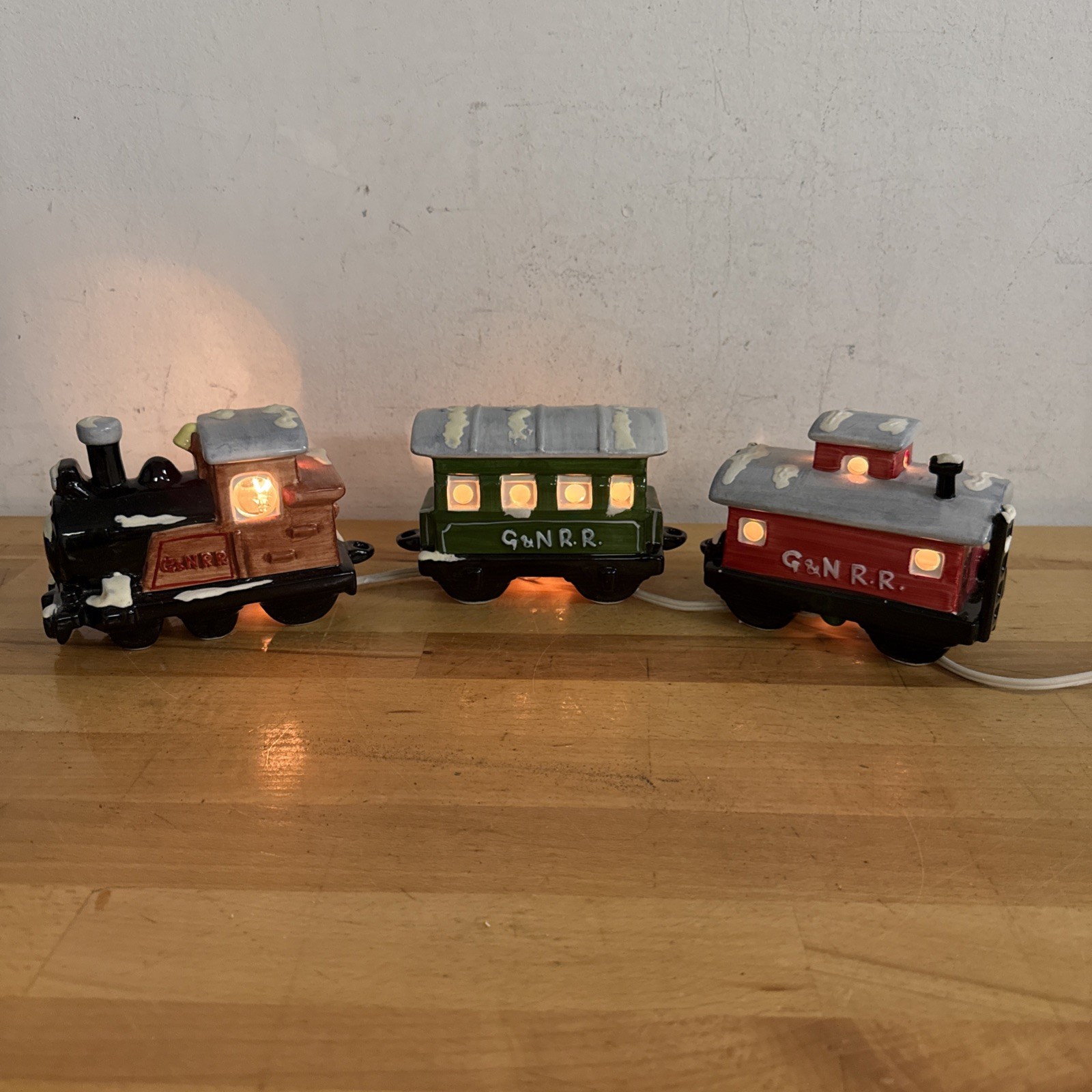 DEPT 56 G&N.R.R Ceramic Train Cars – Set of 3 – With Box – Working- LOOK