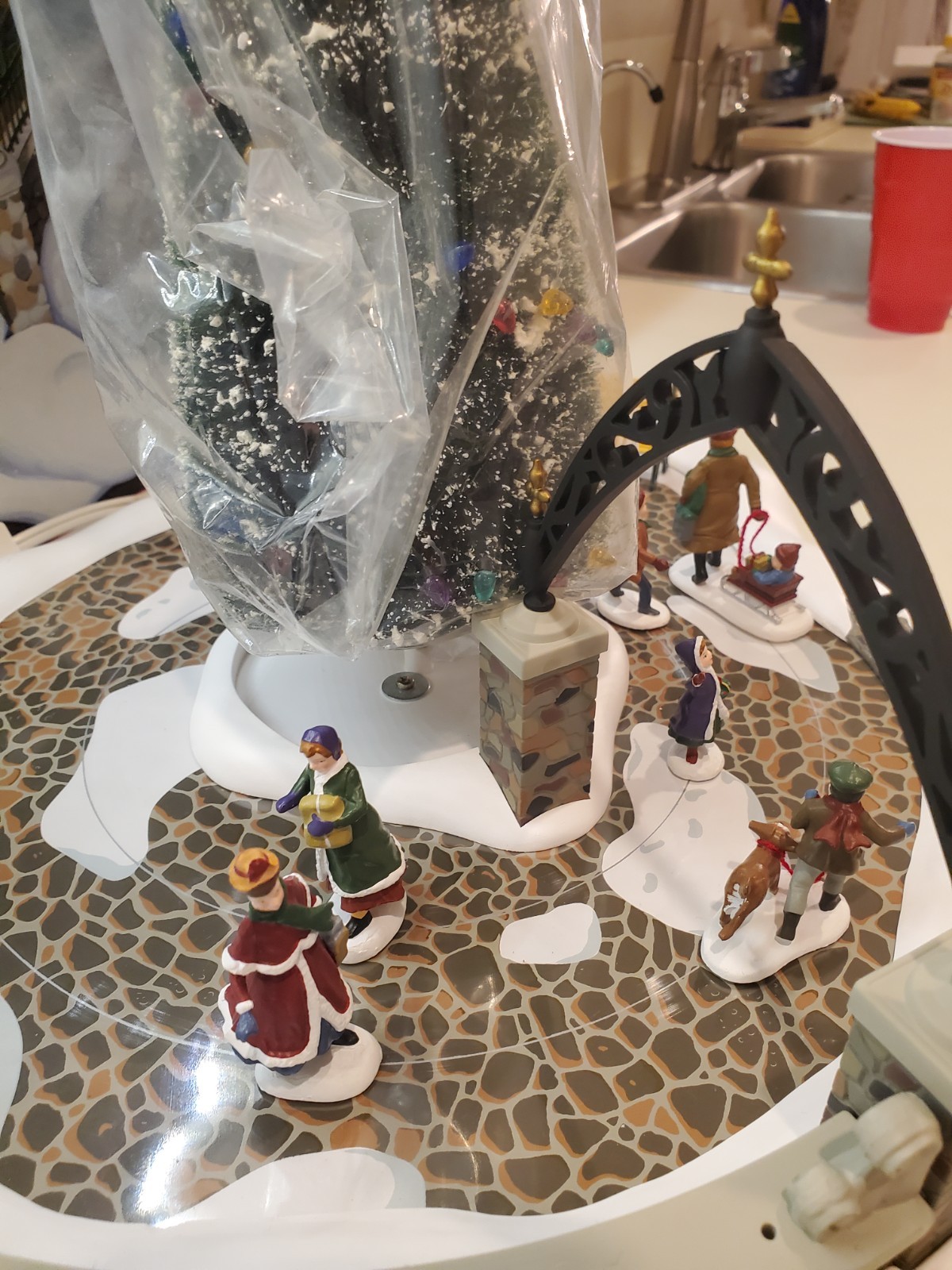 NEW MOTOR INSTAL’D – Dept 56 “All Around The Park” Village Accessory (COMPLETE)