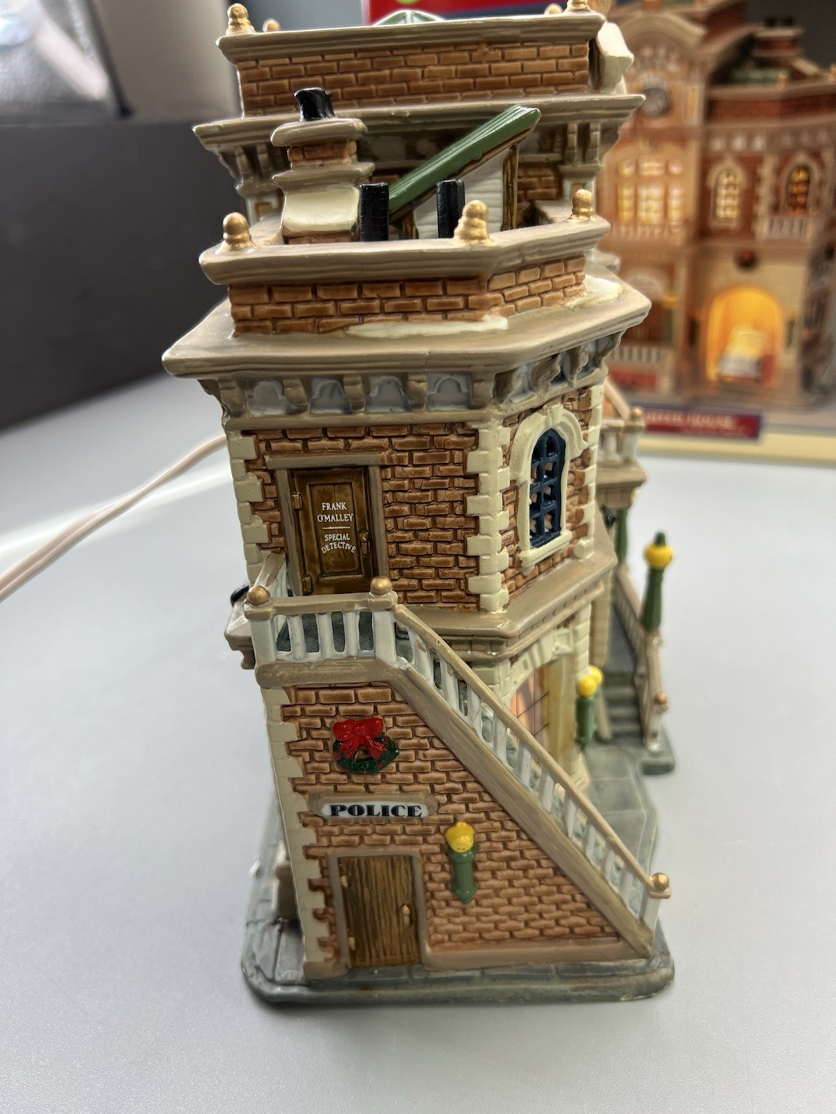 2002 Lemax Christmas Village 3rd Precinct Police Station W/Box 25759S