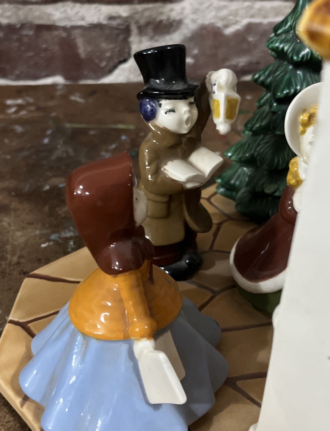 Vintage Christmas Holland Mold Caroling Village Display *1D