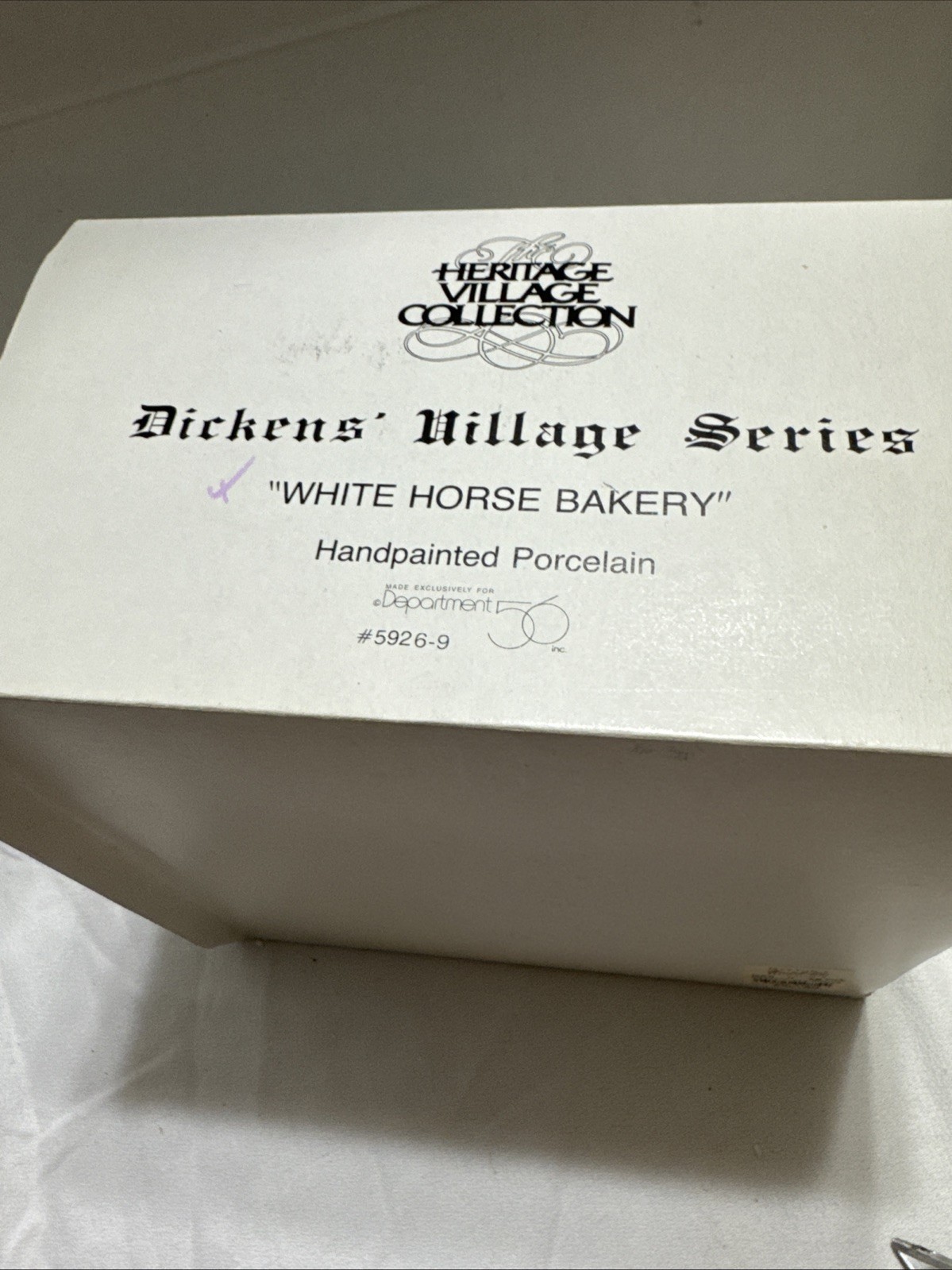 Dept 56 Heritage Village Collection White Horse Bakery 5926-9 Dickens New Cord