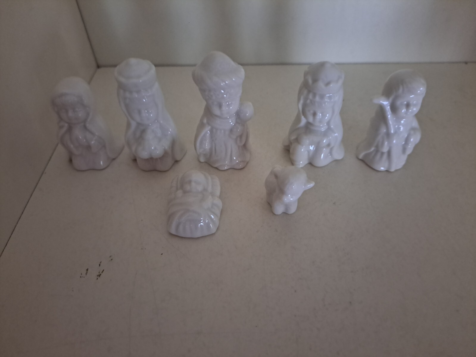 VINTAGE White Porcelain Nativity Seven Piece Set rare JESUS Lamb WISE MEN Boxed