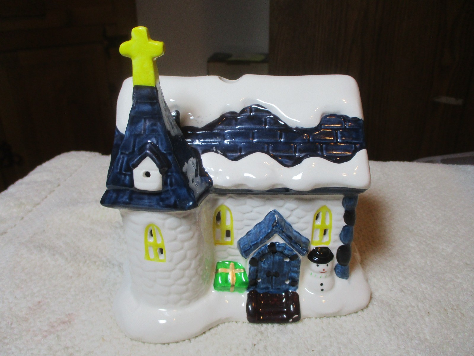 (3) Yuletide Christmas Ceramic Buildings (2) Churches #901A China W/Candles