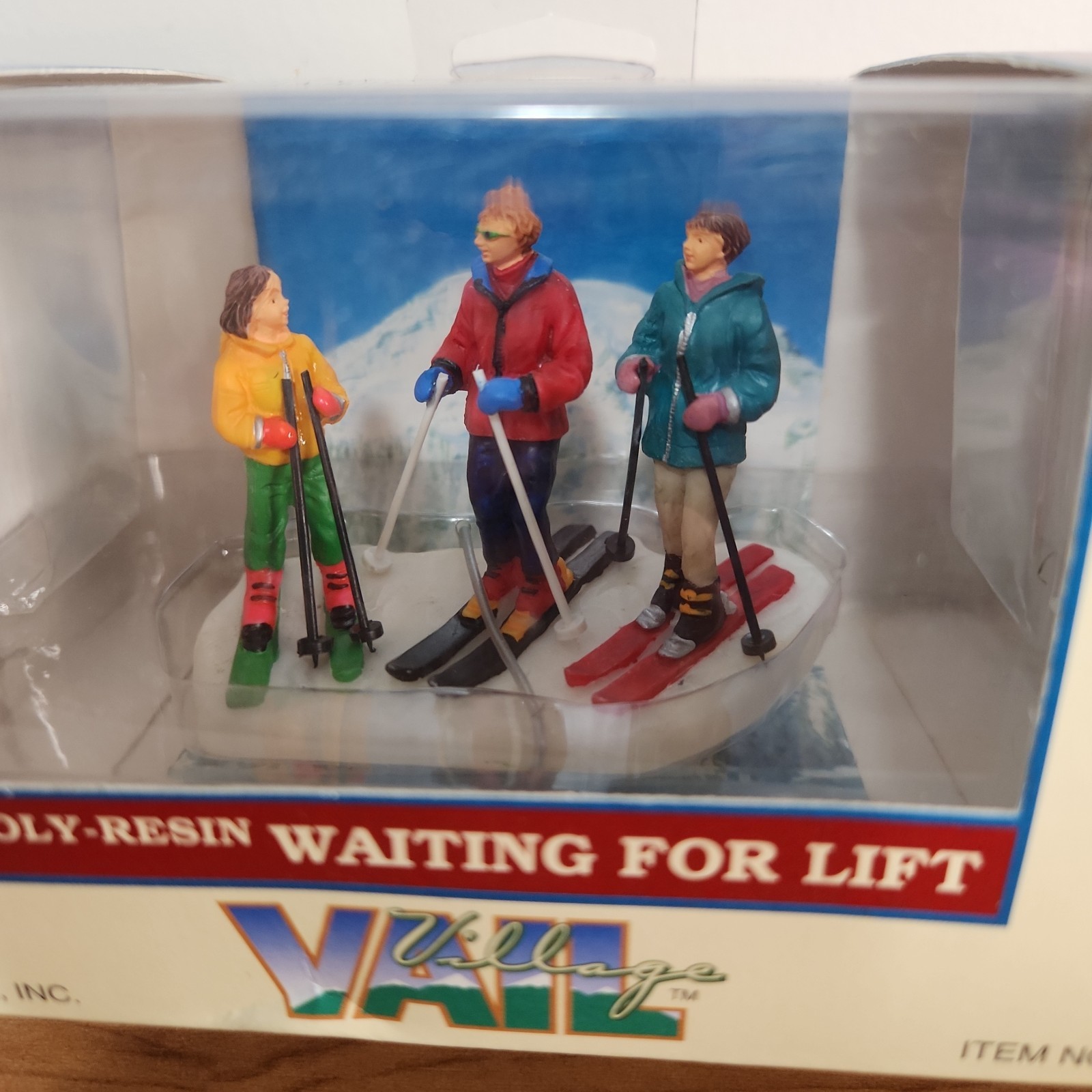 Lemax Vail Village Collection Waiting For Lift 73204 Christmas Rare Vintage 1997