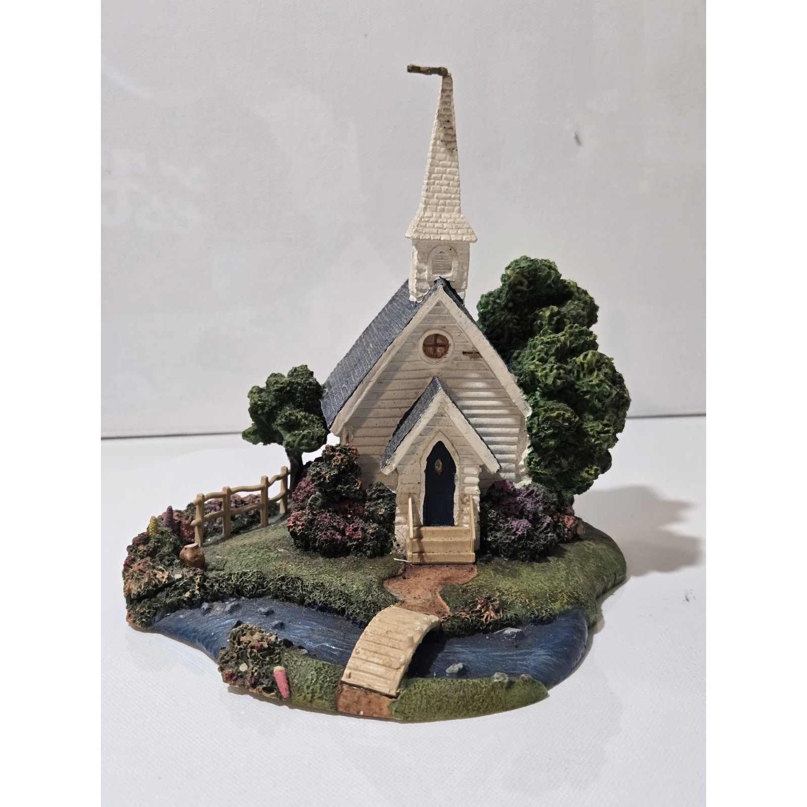 Thomas Kinkade Painter Of Light Plastic Church House With Creek Figurine B61