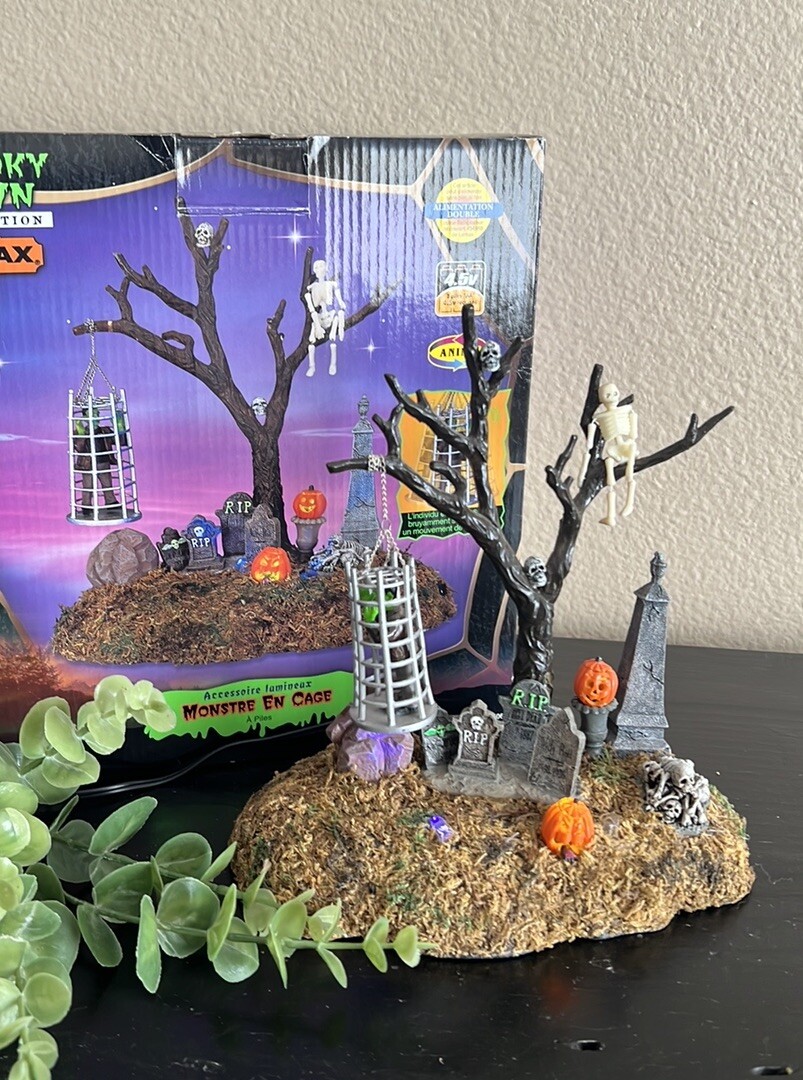 Retired 2004 Lemax SpookyTown Caged Monster #44106 Lighted Table Accent Piece