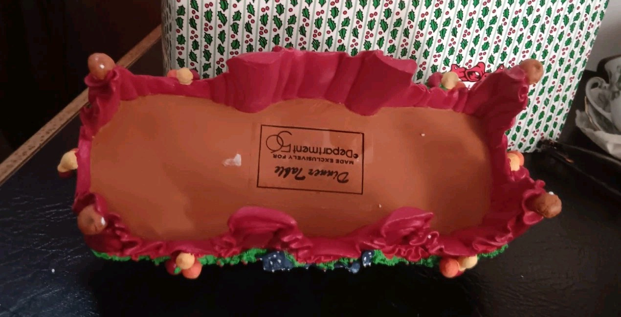 Dept 56 All around The House Dinner Table Wonderfull vintage Estate Item