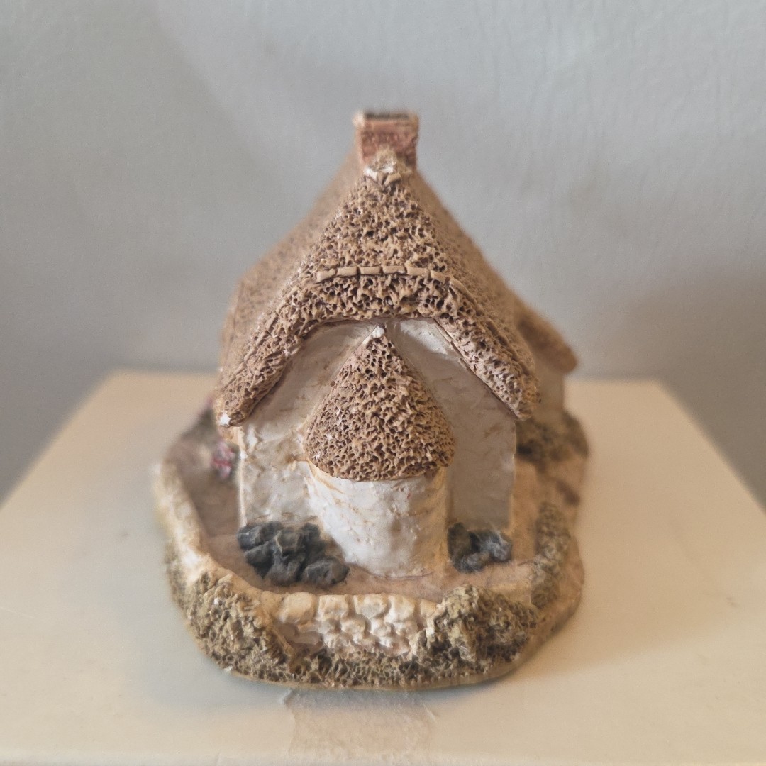 Clover Cottage 1988 Lilliput Lane Ltd in Original Box with Deed Certificate