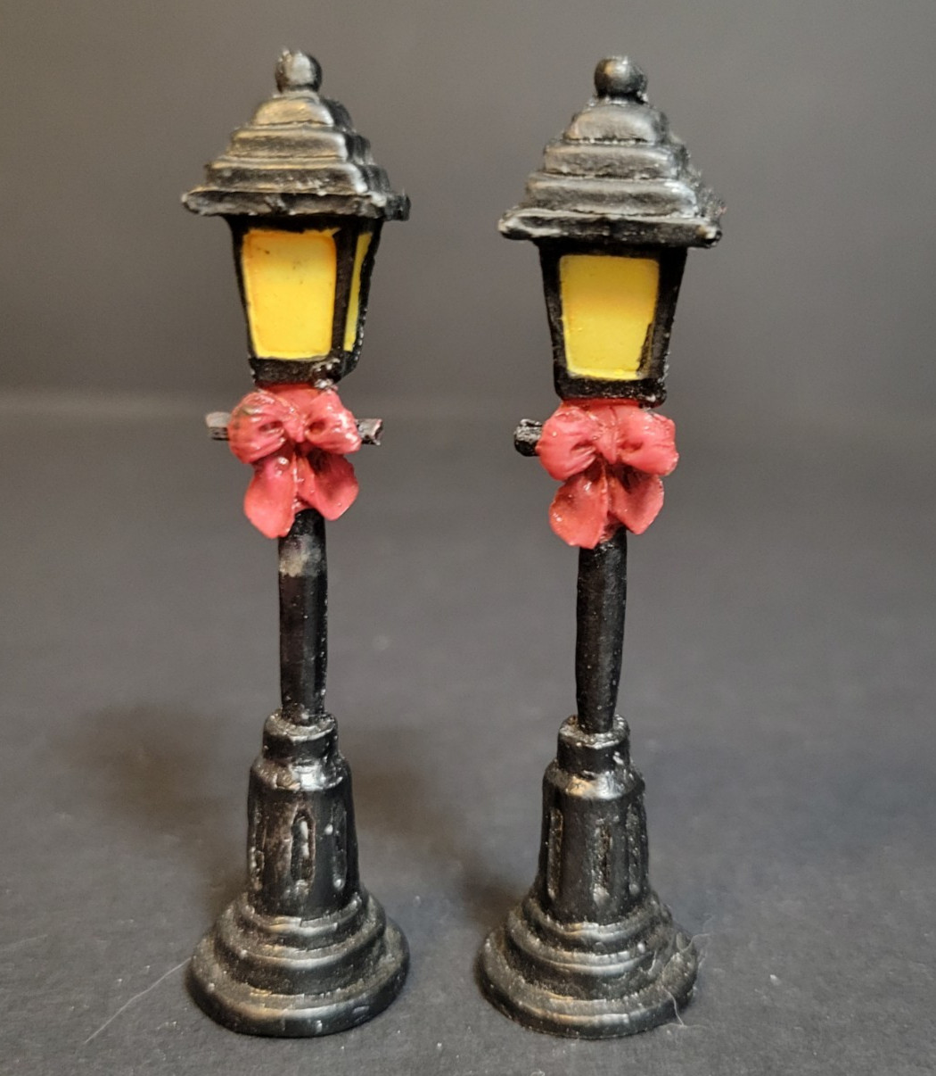 Holiday Time Santas Workbench Christmas Village 2- Black Street light Lamp post