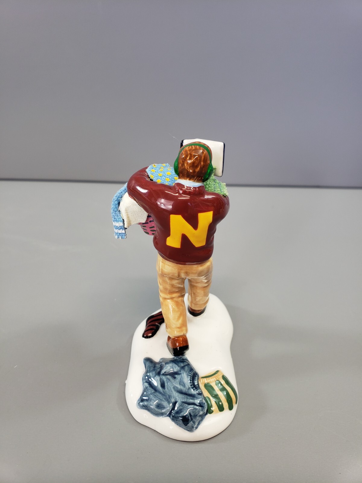 Department 56 Laundry Day Snow Village 56.55017
