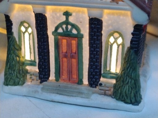 1995 Trim A Home Lighted Christmas Village Church