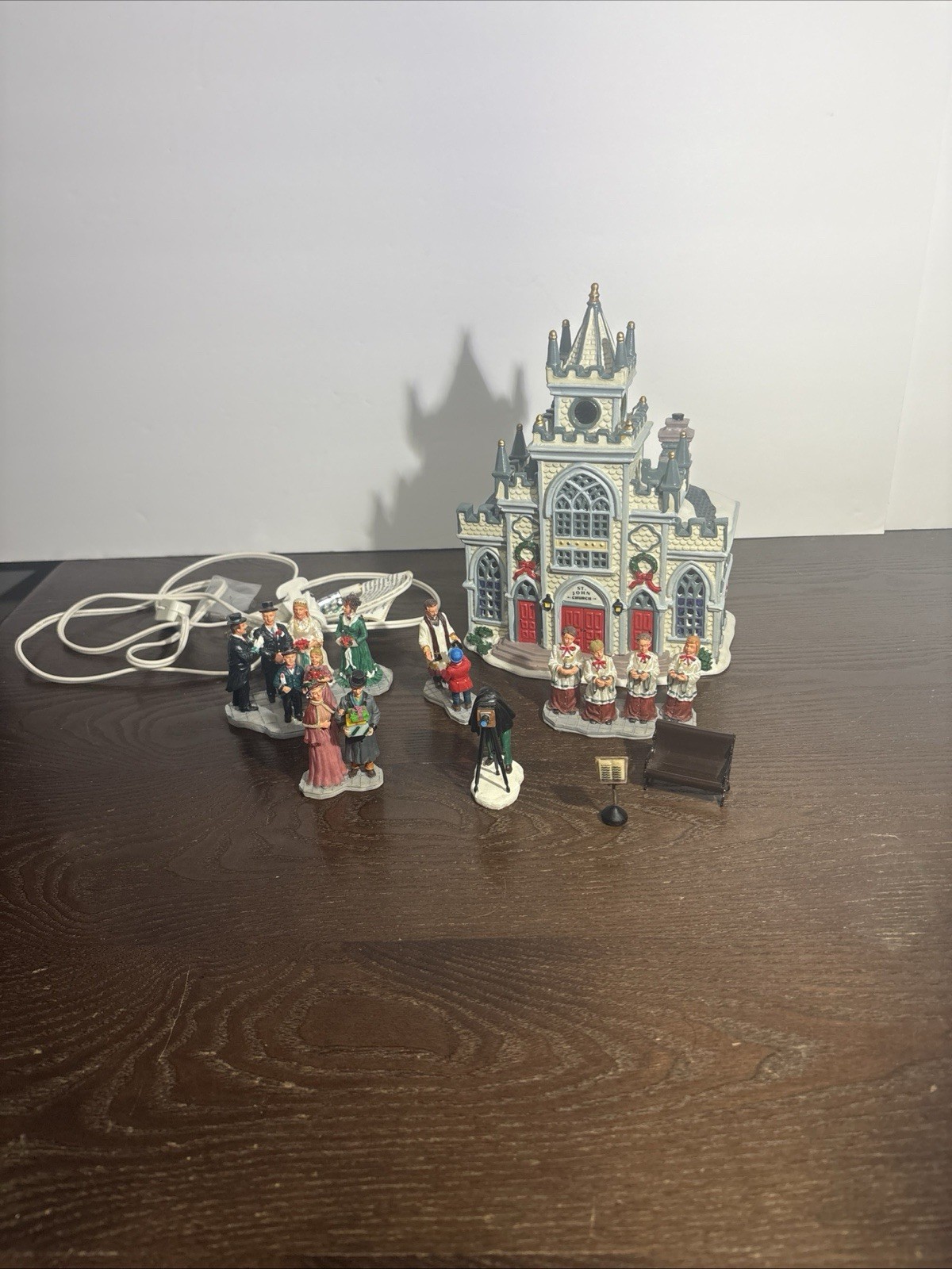 LEMAX Carole Towne Christmas Village WEDDING DAY 2002 Church Wedding Minister