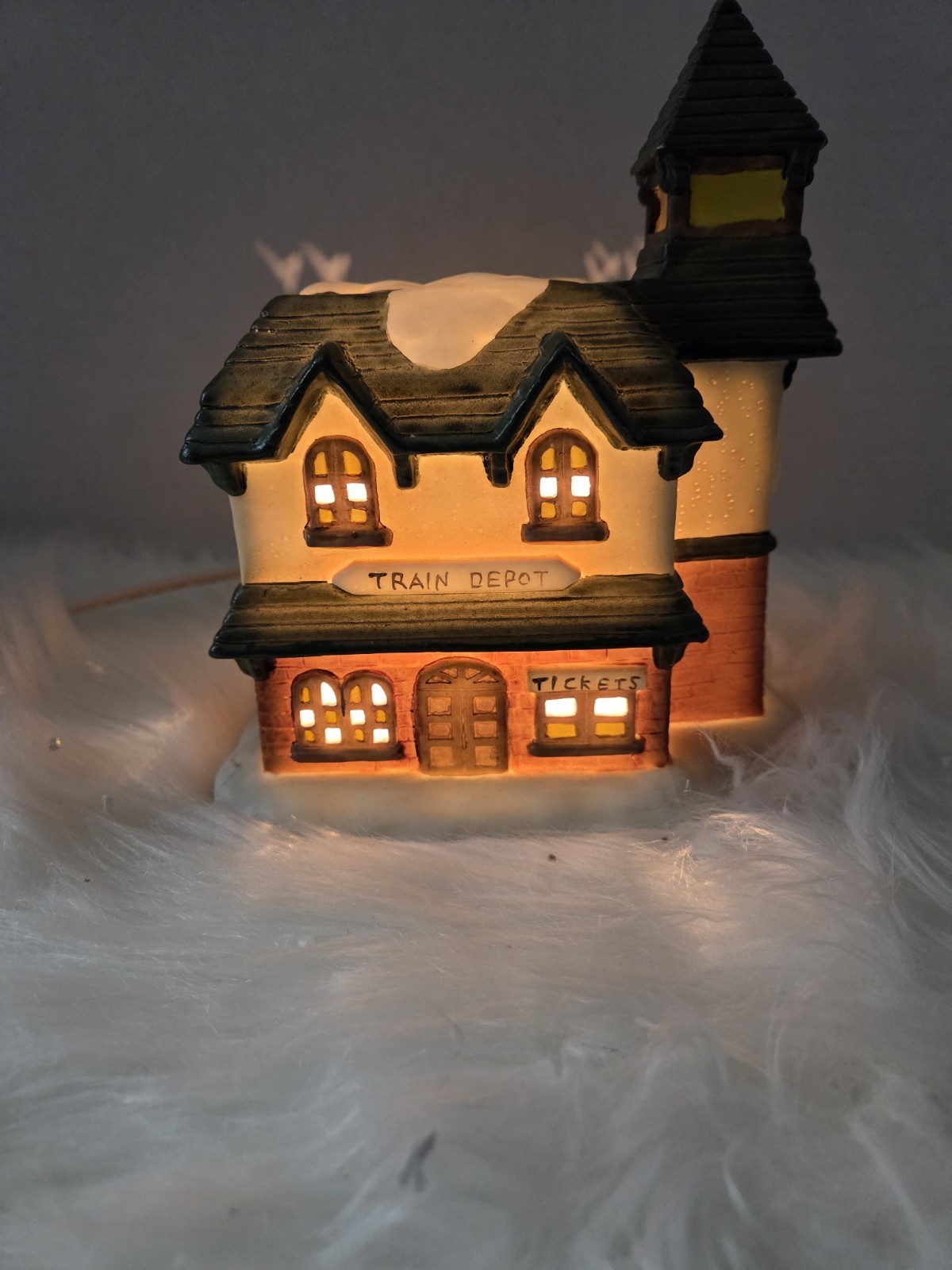 Franks Winter Tyne Village Light Up Train Depot