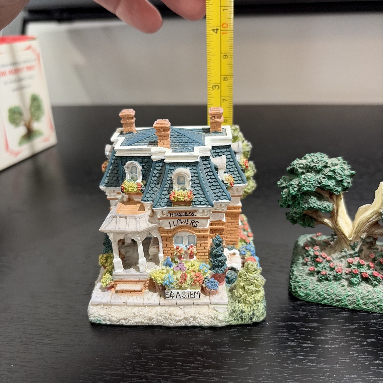 Liberty Falls Rosie’s Flower Shop & Oldest Tree AH178 Vintage 1999 Americana