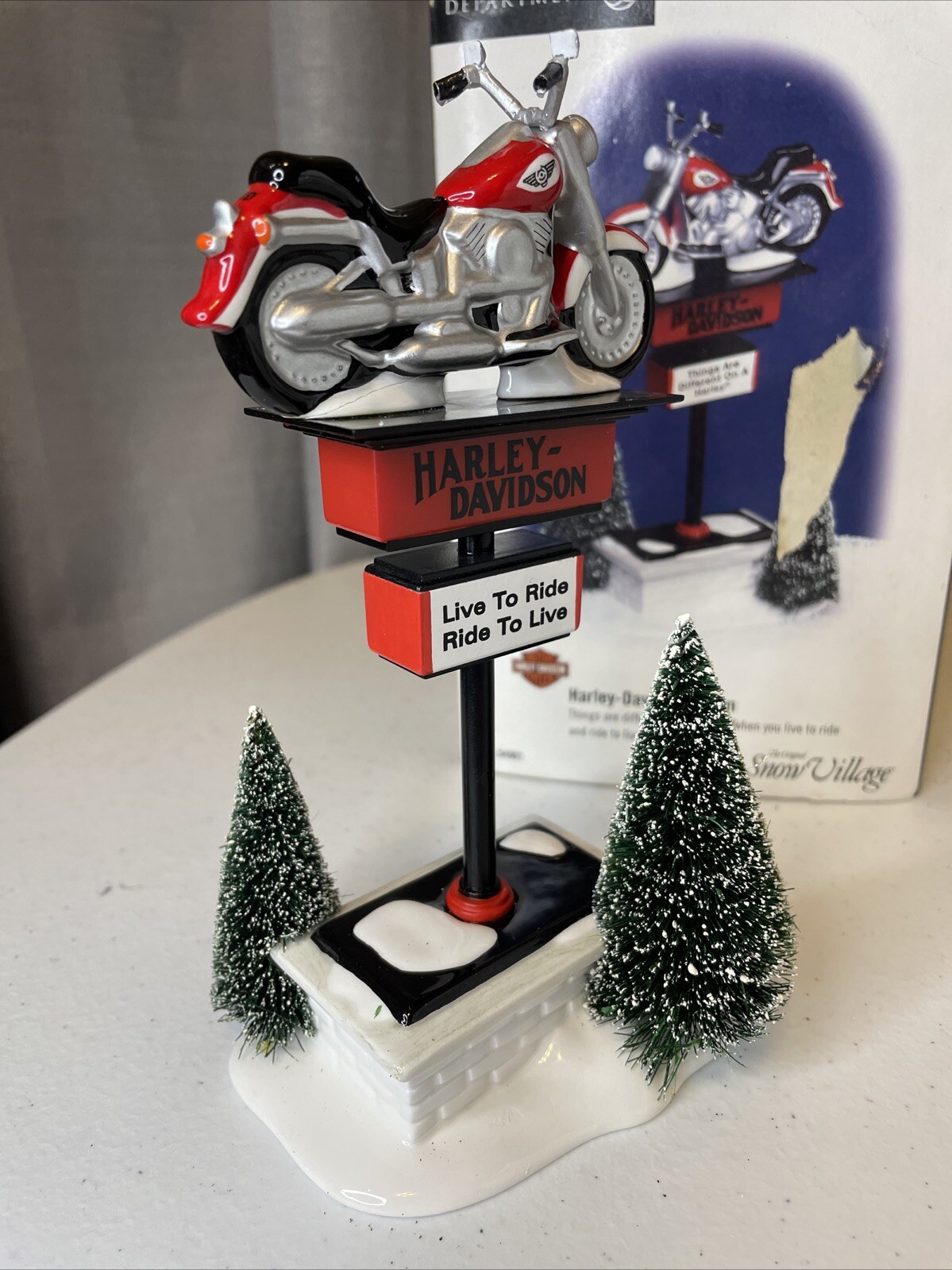 Dept. 56 Snow Village #54901 Two Sided HARLEY-DAVIDSON SIGN Original Box 🔥👀