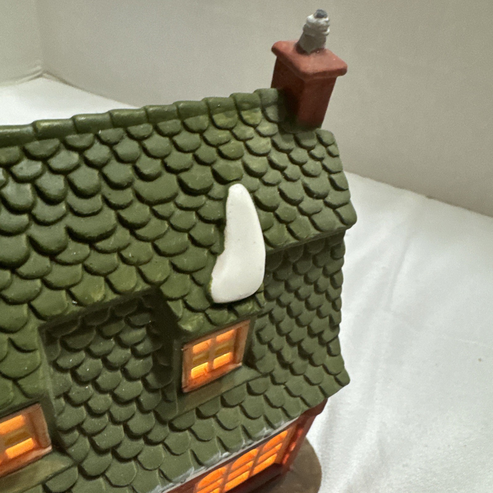 Dept 56 Heritage Village Collection White Horse Bakery 5926-9 Dickens New Cord