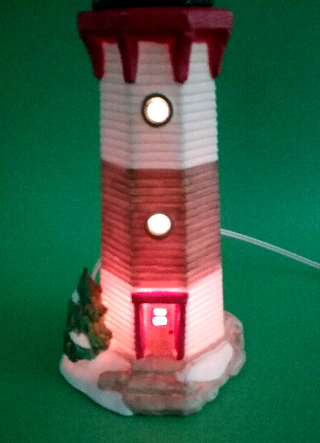 1998 Seasonal Specialties Co. Lighted Christmas Village LightHouse 10.5″ Ceramic