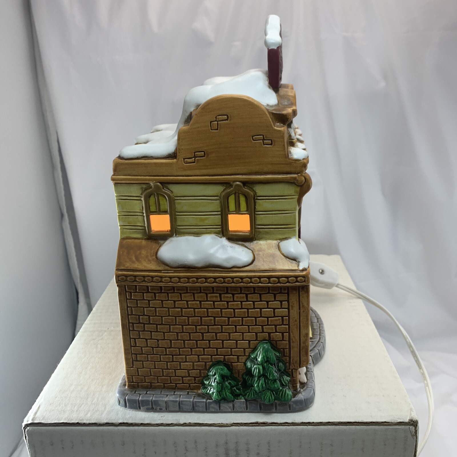 Lefton Colonial Village Belle Union Saloon 02482 By Byron Wood