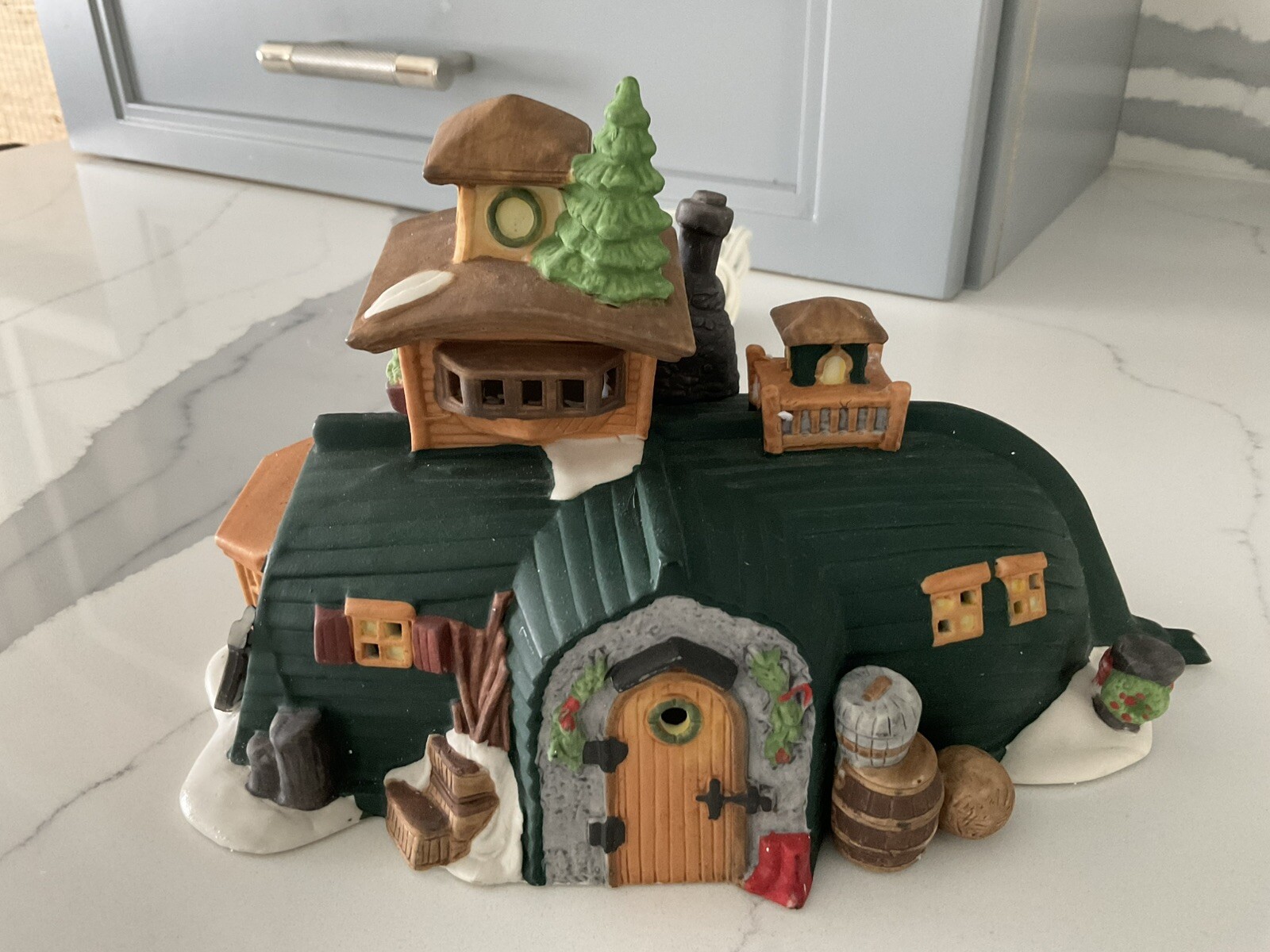 Dept 56 Dickens Christmas Village Series “Peggotty’s Seaside Cottage” 1989