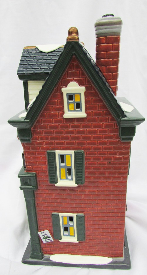 Dept 56 Village Pets Sales & Service Snow Village #56.55365 with box +light cord