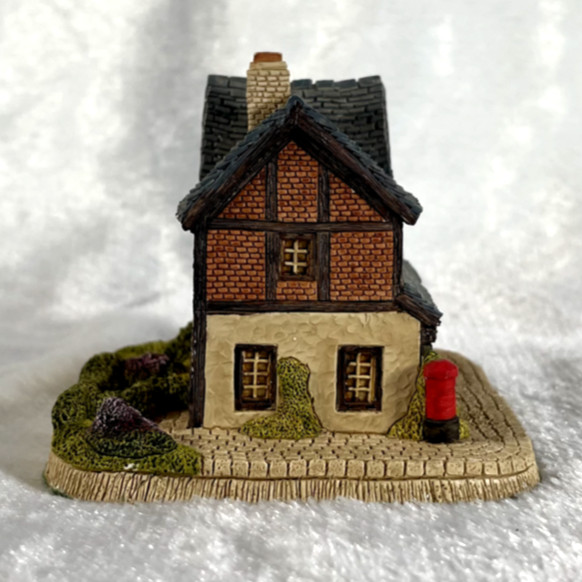 Fraser Creations Miniature Post Office Sculpture Made in Scotland – 1990 – NICE!