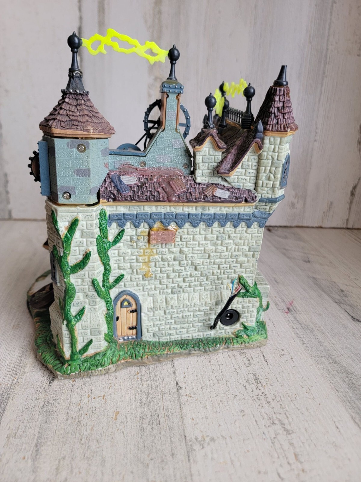 Lemax AS IS Frankenstein’s Laboratory Halloween spooky town Village accessory