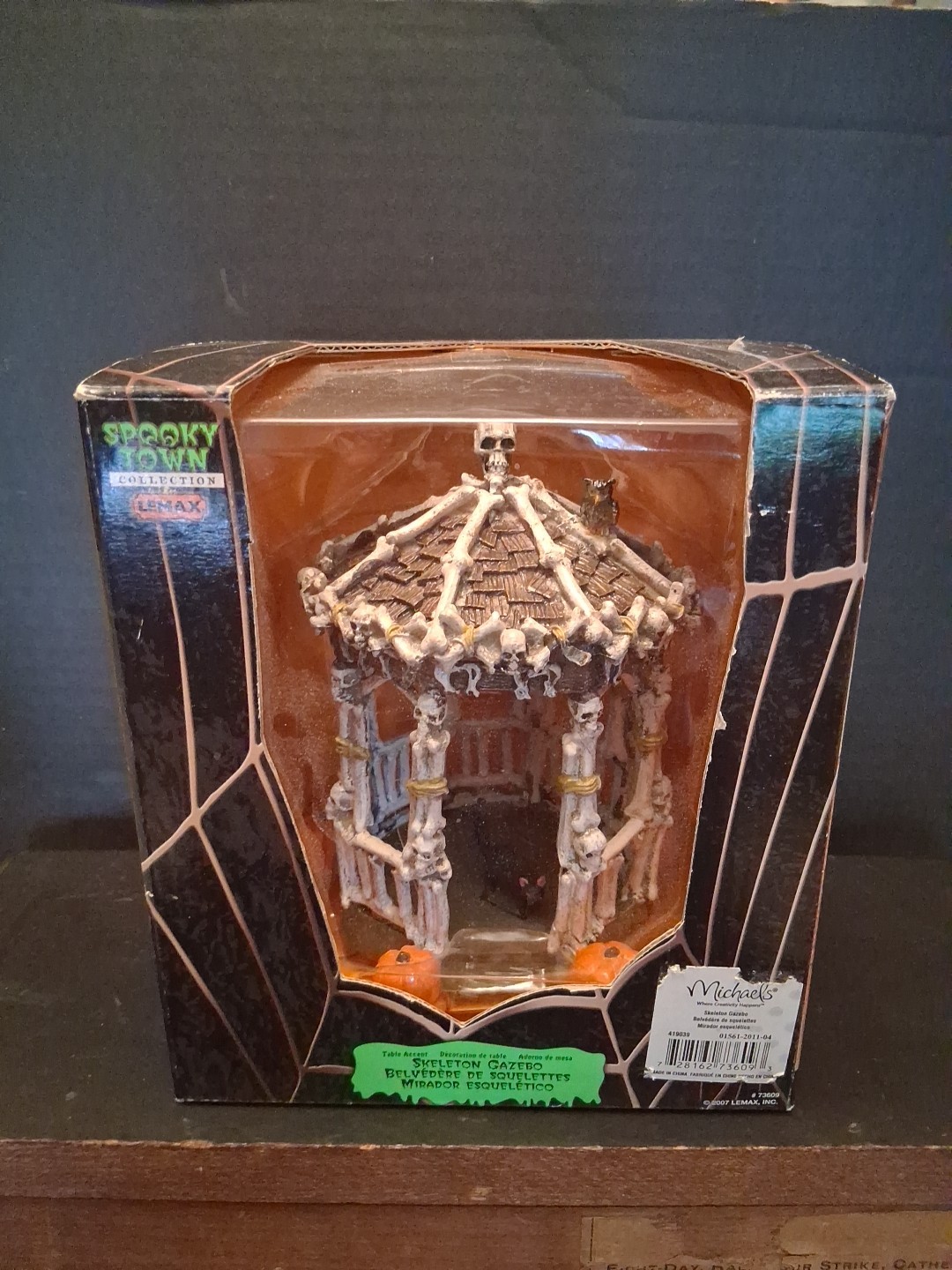 VTG Lemax Spooky Town Skeleton Gazebo Halloween W / Box. Cute