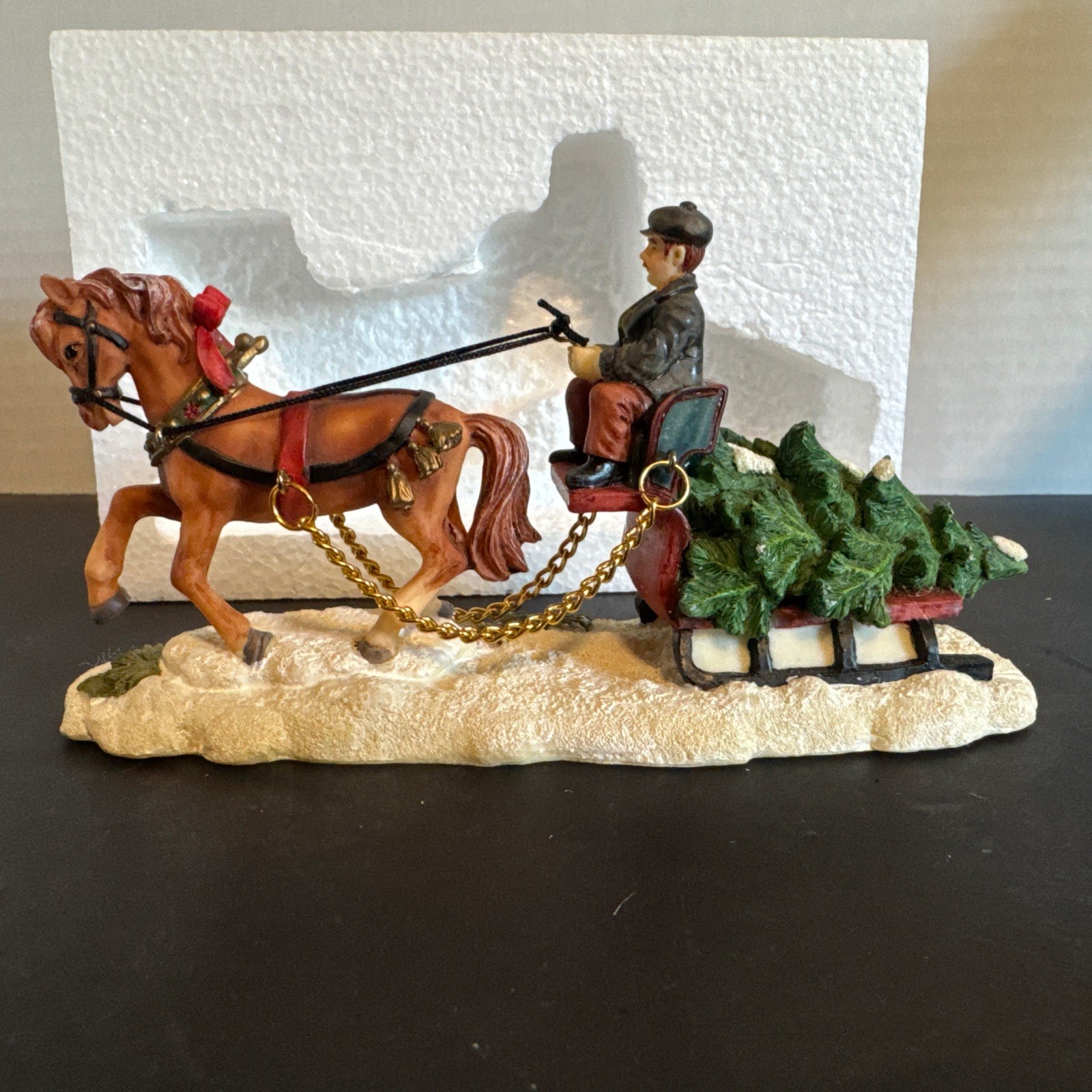 Christmas Village Accessories Santa’s Workbench Horse Drawn Carriage 2002 NEW