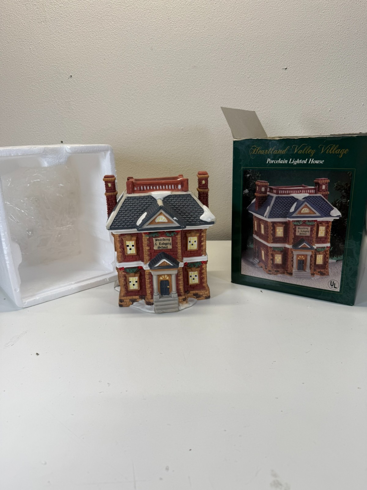 Heartland Valley Village House, Boarding & Lodging School w/ Box, No Light