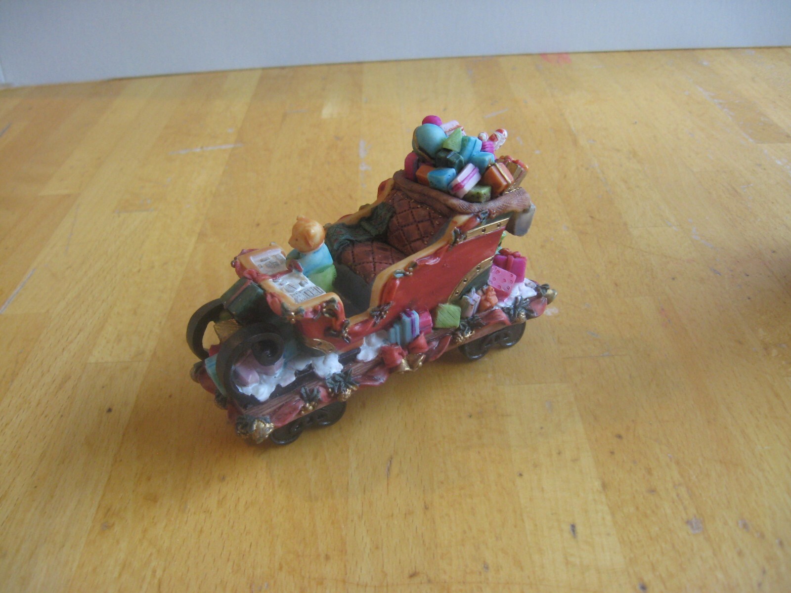 1995 North Pole Express Train Sleigh with Original Packaging