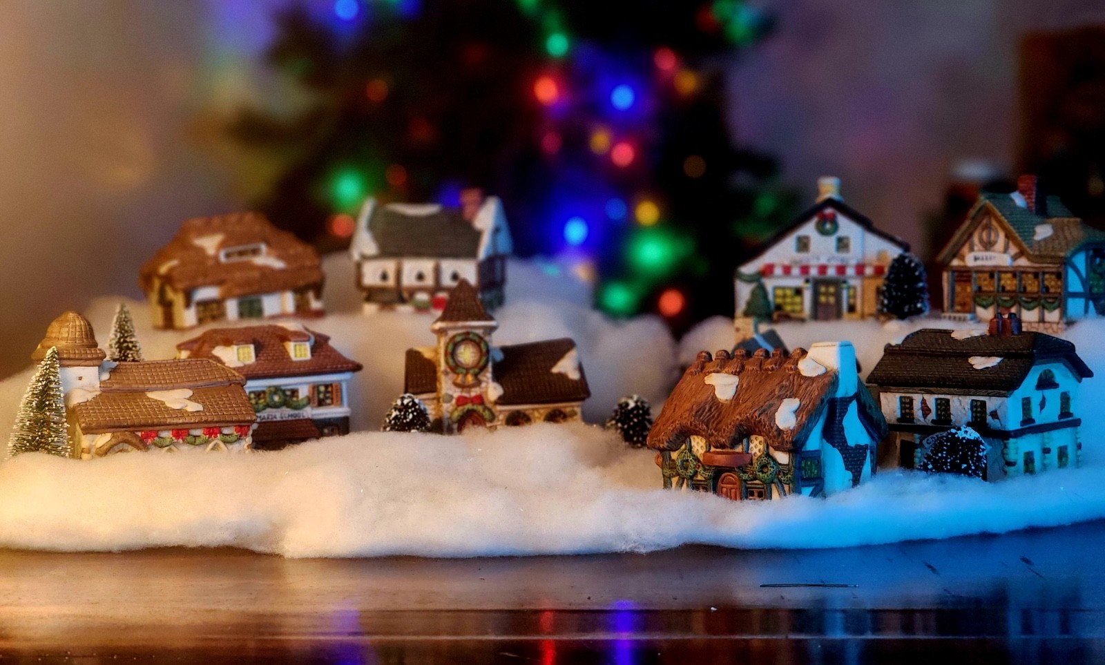 Mini Christmas Village Buildings Lot 10+ Ceramic Houses Church Bakery & Cafe