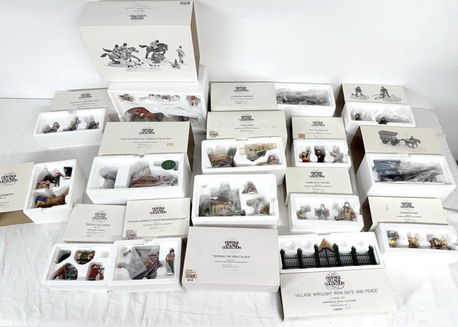 Dept 56 Heritage Village Collection Accessories Figures Lot Of 15 Excellent, New