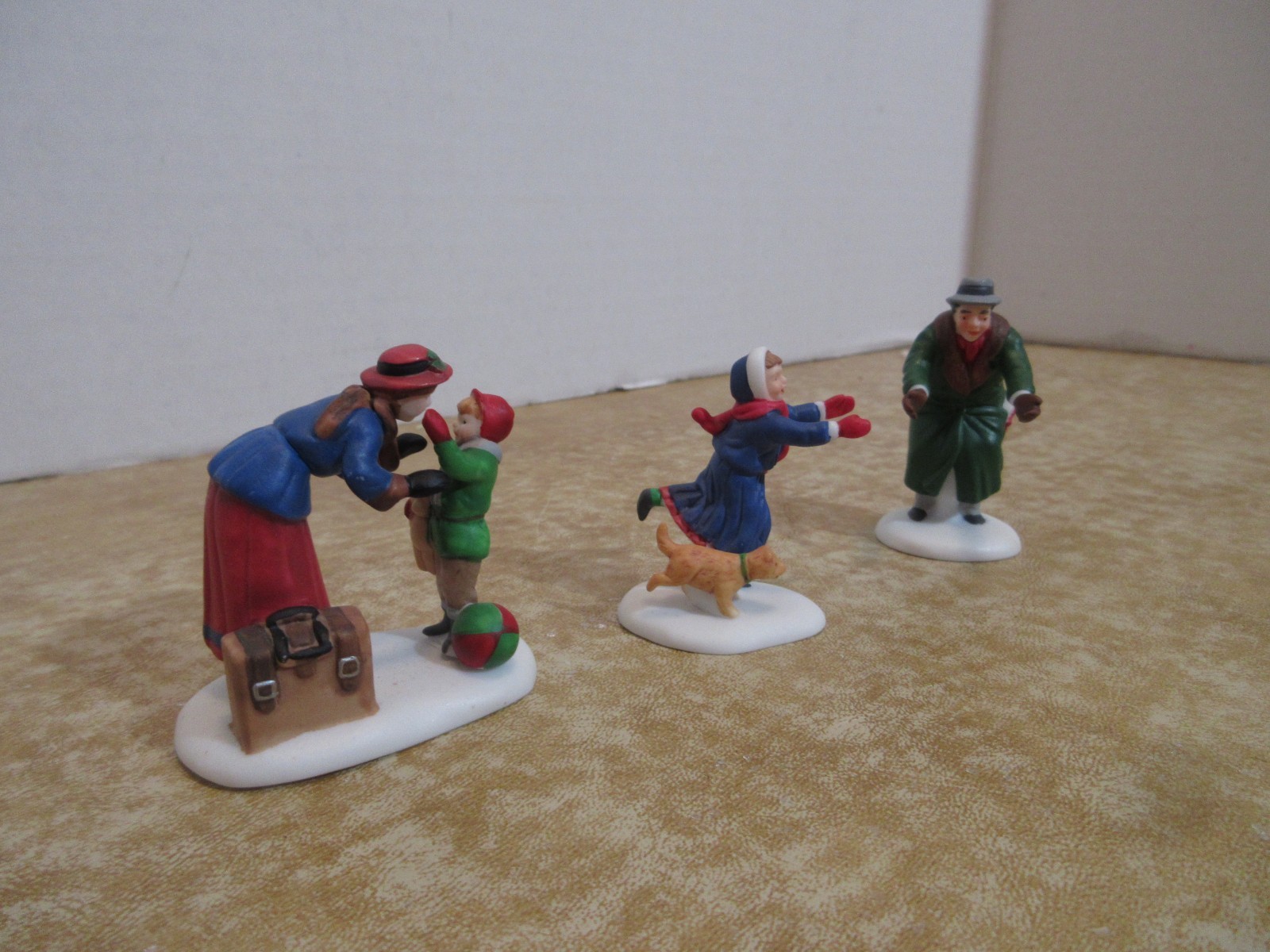 Dept. 56 Heritage Christmas In The City Welcome Home 3 Pc. Set #5533-6