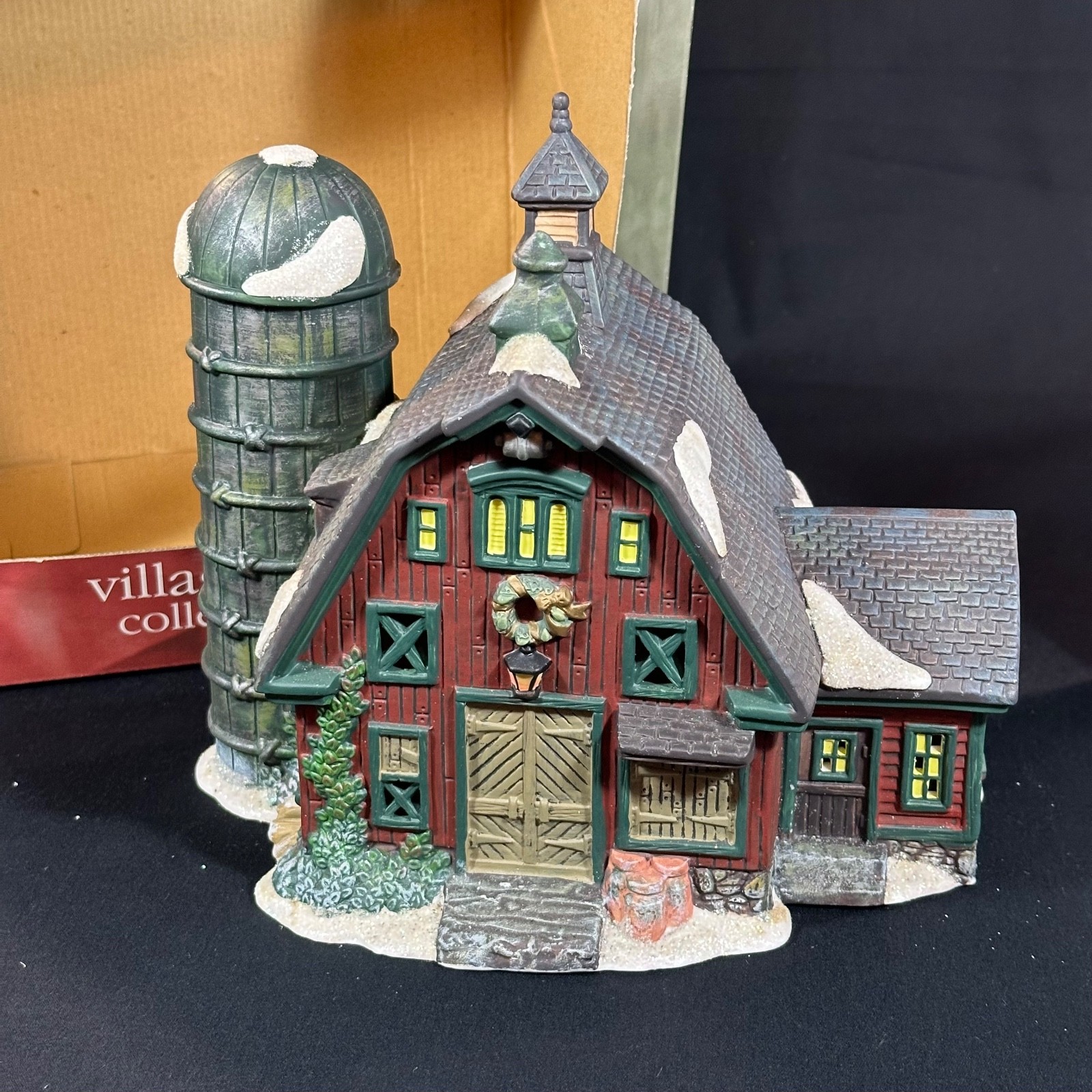 Holiday Time – 2000s Porcelain Building P0310A – Red Barn – Open Box