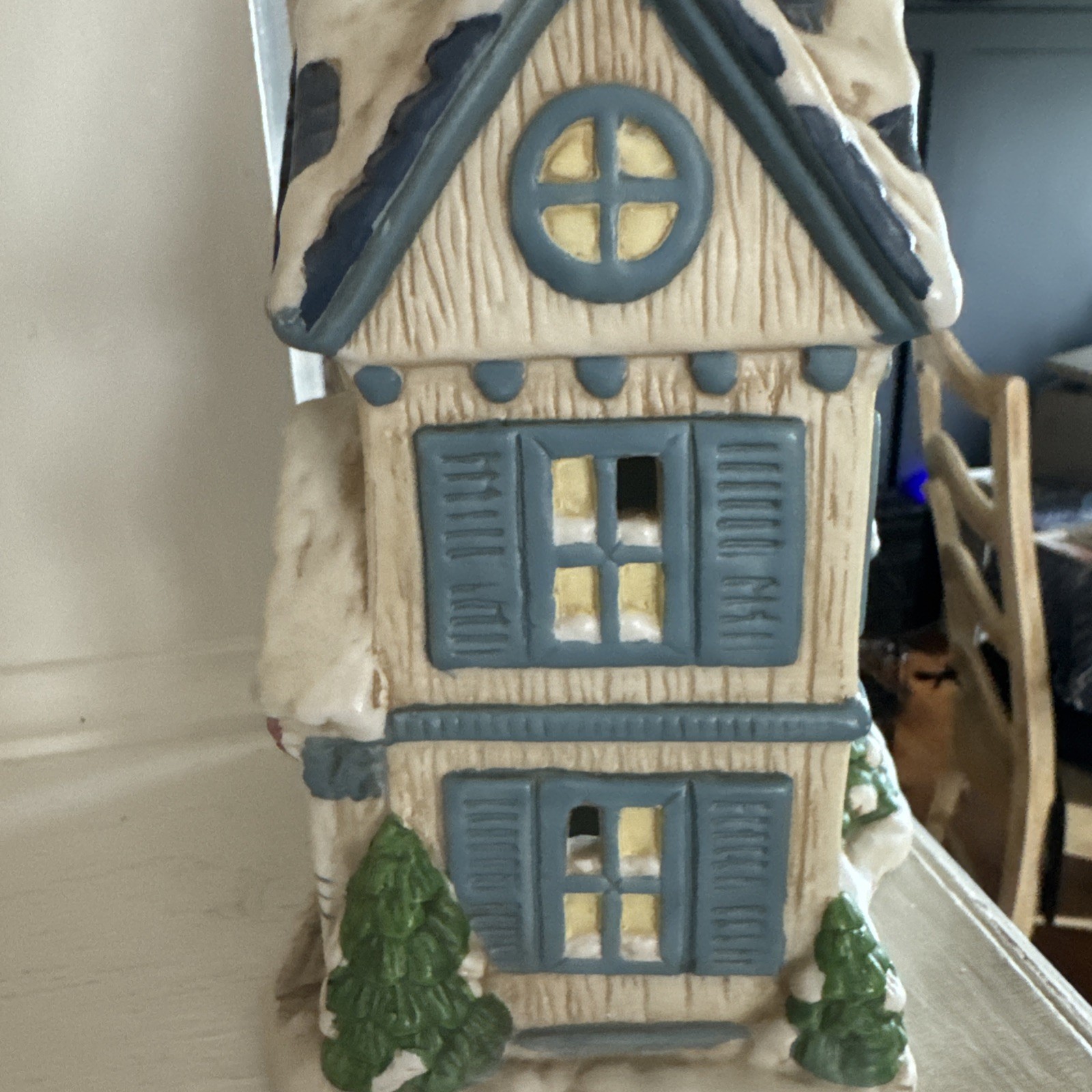 House of Lloyd 1993 7″ Tall Christmas Village House Hole For Nite Lite Vintage