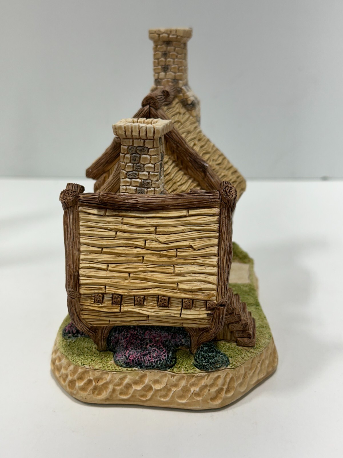 David Winter cottages The Charcoal Burner’s d1026 1998 member only collectible