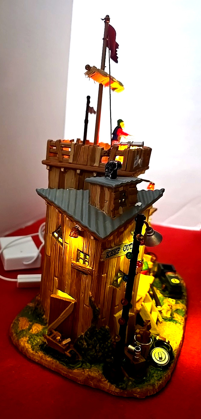 LEMAX DAVID’S FORT-LIGHTED HOLIDAY VILLAGE RETIRED MINT MINT COND. SEE PICS.