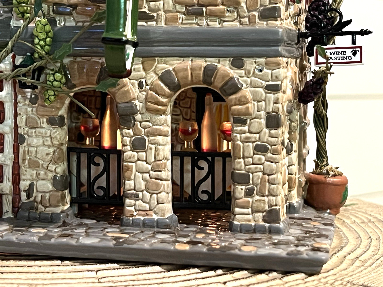 Dept 56 Snow Village – Vineland Estates Winery (2003) Ltd Ed Number 5641 of 20k