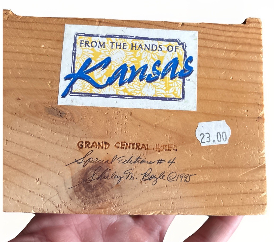 9 Pcs Vintage 1995 “Hands Of Kansas” Hand Carved/painted Houses Signed
