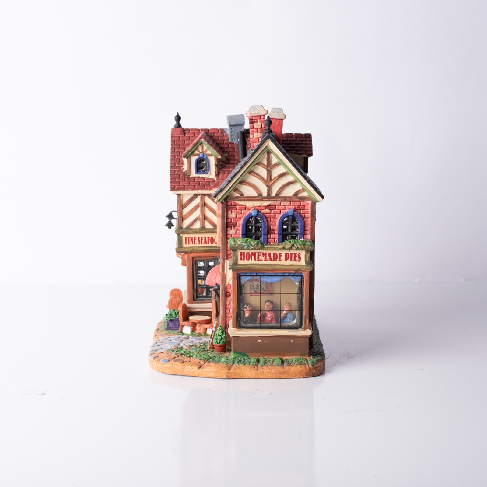 Lemax Churchills Bakery Bistro Lighted Building Holiday Display Retired 15223