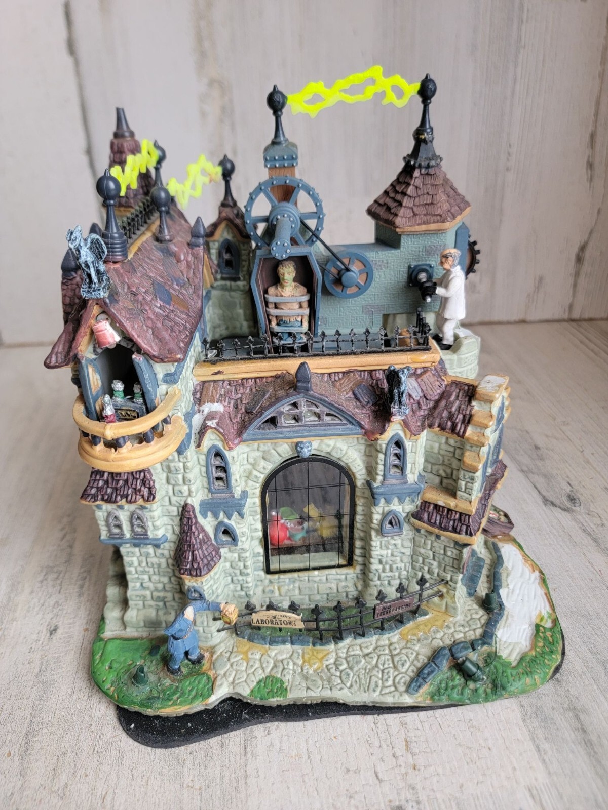 Lemax AS IS Frankenstein’s Laboratory Halloween spooky town Village accessory