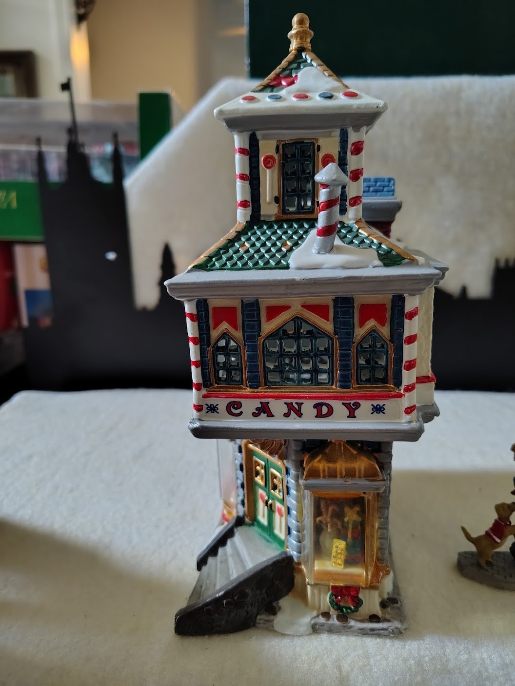 Lemax Collectors Club – Sandy’s Sweet Shop set of 2 – 2001