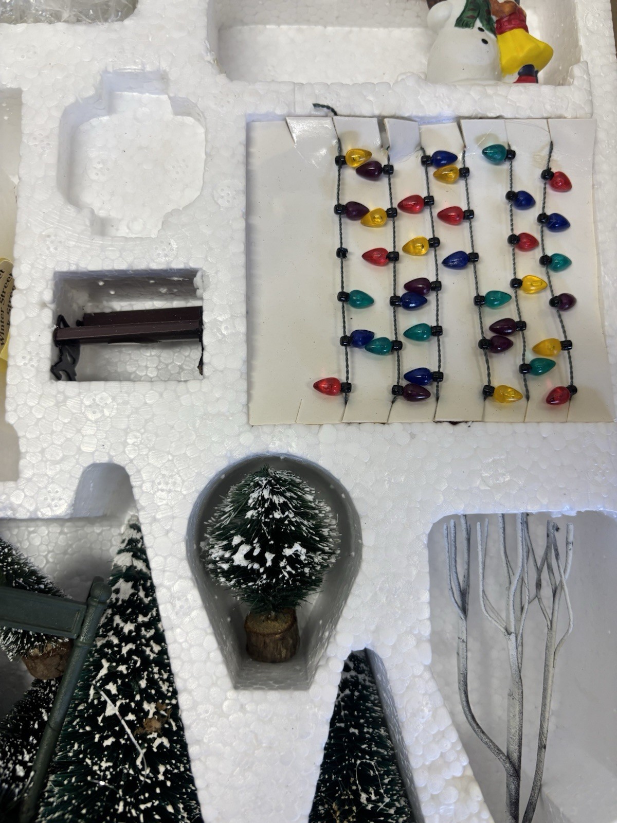 Lemax Christmas Village Figurines Accessories Decor Lot of 29 Pieces EUC