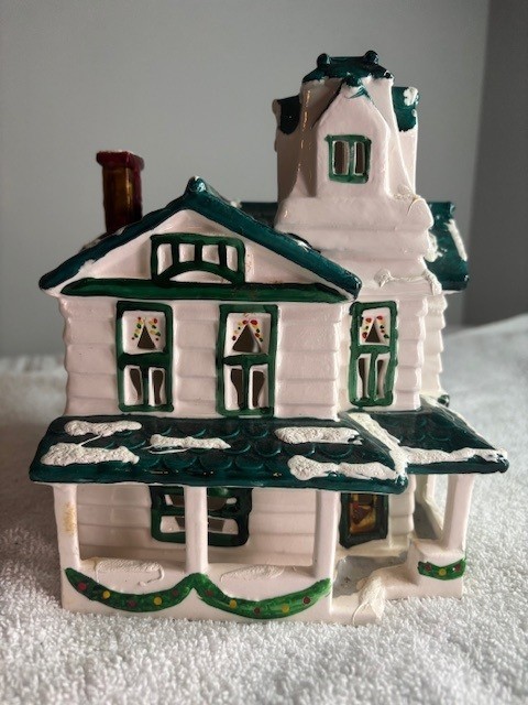 Vintage Dept 56 1983 Wooden Clapboard House Ceramic Snowhouse Series USED